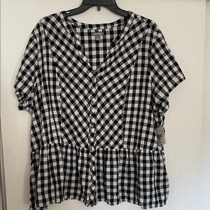 Universal Thread Black and White Plaid Button Down Shirt